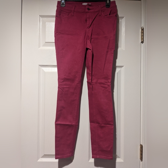 Preowned Women's 6 Old Navy Rockstar Midrise Skinny Jeans-Raspberry - Picture 1 of 2